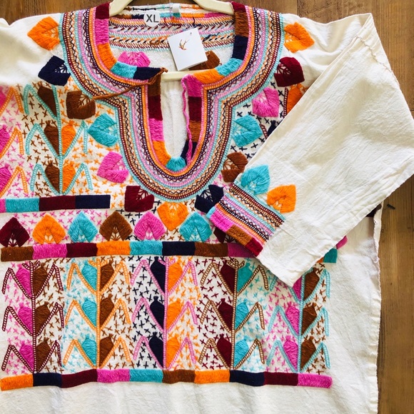 Mexican 100% Hand Embroidered Top Size Large & Med - Picture 4 of 5